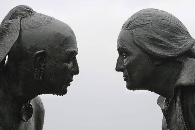 4484277_web1_ptr-lo-statue-050615