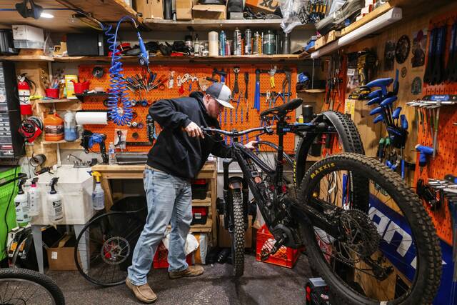 8921868_web1_vnd-EBikes2-101825