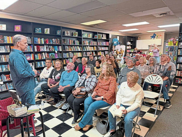 8959354_web1_pal-OakmontAuthor-103025