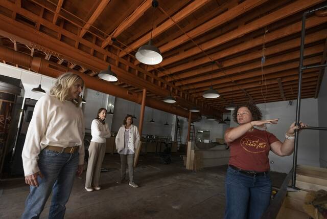 8968556_web1_her-harvest102-103025