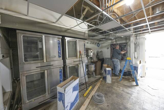 8968556_web1_her-harvest105-103025