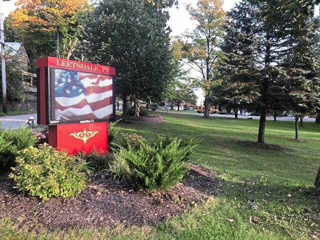 8974364_web1_SEW-LeetsdaleParkParking-103025