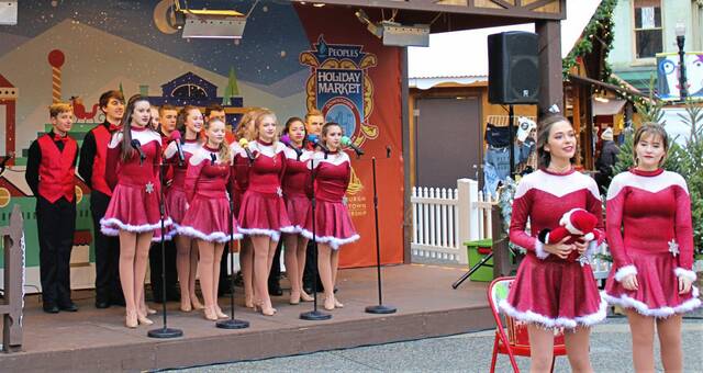 8975565_web1_te-Santalunch-120921