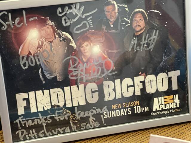 8976114_web1_her-neighbor-103025-3