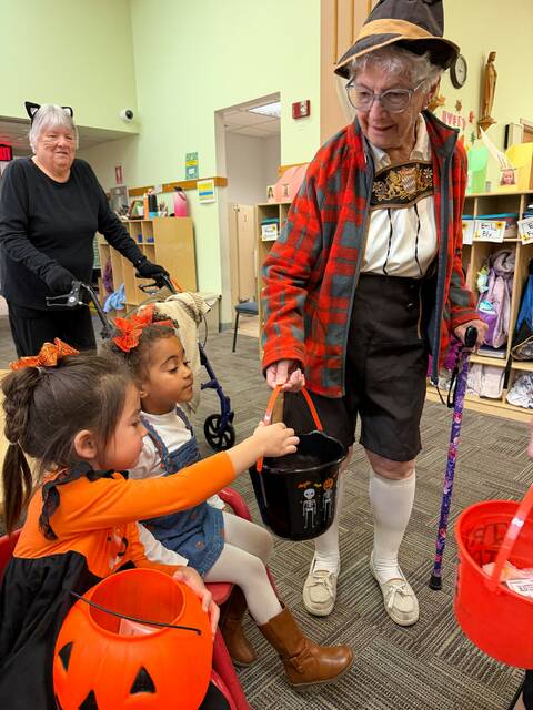 8982407_web1_naj-ReverseTreat2-112025