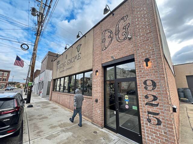 8984598_web1_her-925-110625-12