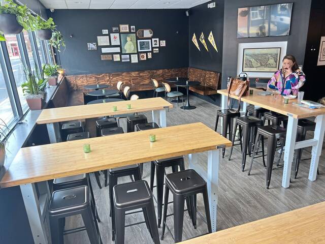 8984598_web1_her-925-110625-2