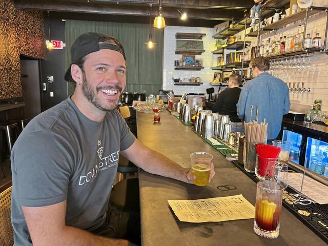 8984598_web1_her-925-110625-5