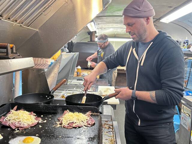 8984598_web1_her-925-110625-9