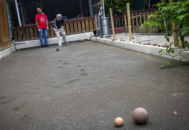 8985152_web1_vnd-facesvibo13-102825