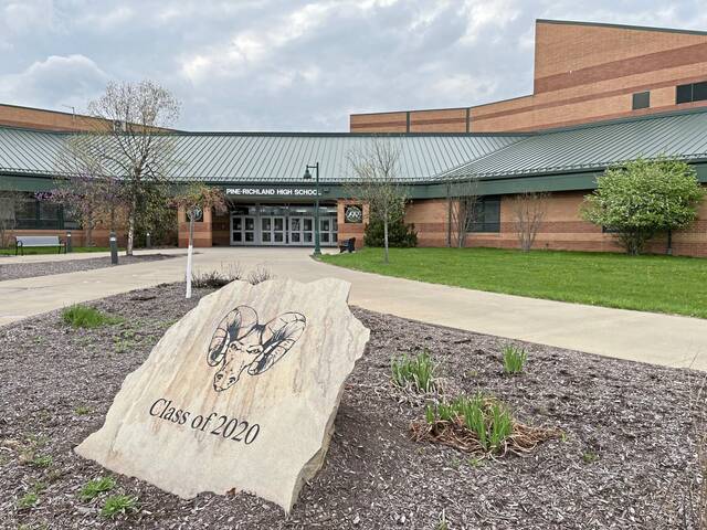 8996016_web1_pcj-pinerichlandhighschool