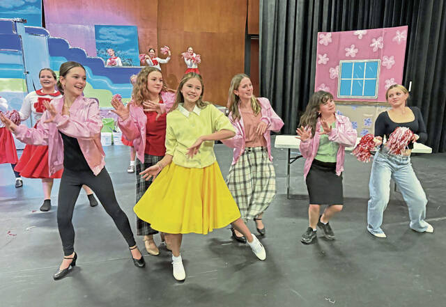 9000668_web1_SEW-QVMSmusical3-110625