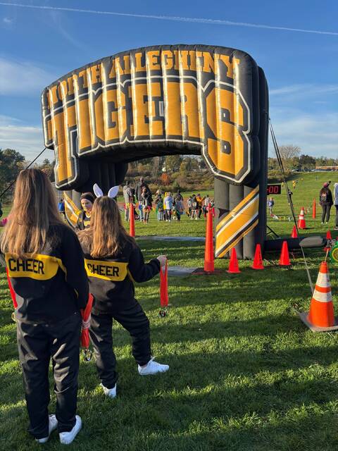 9001504_web1_naj-TrotCheer-112025