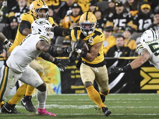 9002063_web1_ptr-Steelers05-102825