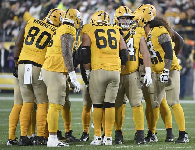 9002063_web1_ptr-steelers32-102725