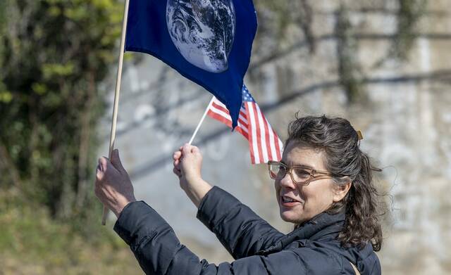 9005024_web1_vnd-dataprotest101-110225