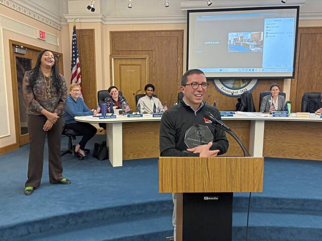 9005194_web1_HER-SharpHallofFame3-110625