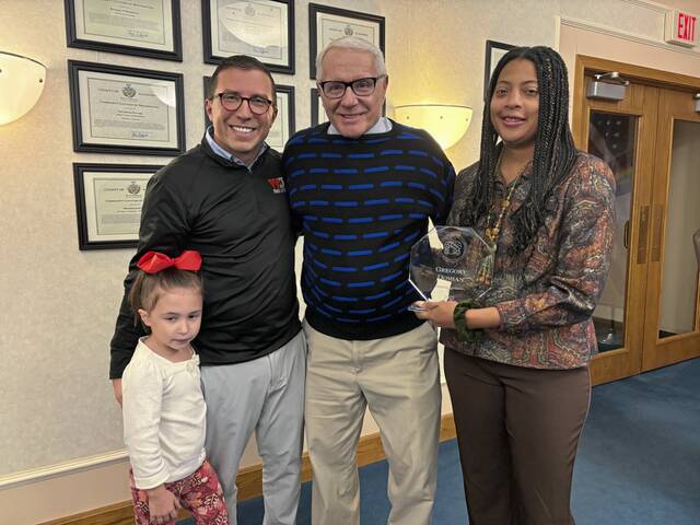 9005194_web1_HER-SharpHallofFame4-110625