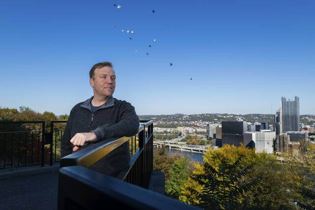 9005739_web1_hp-ArtificialHeart1-102825