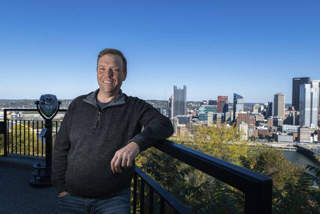 9005739_web1_hp-ArtificialHeart2-102825