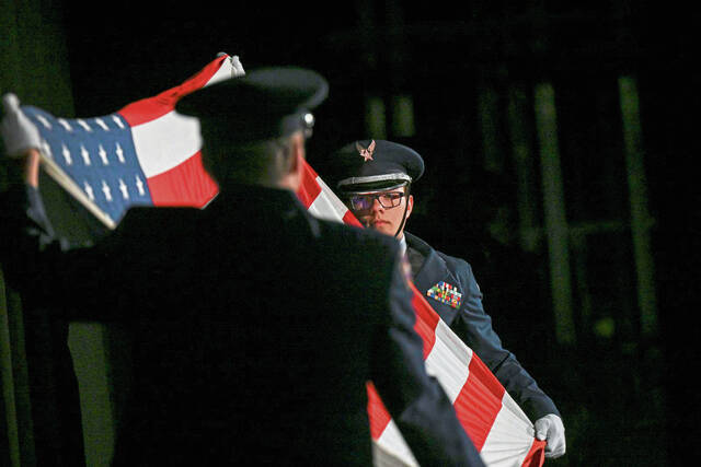 9006070_web1_vnd-plumveteransday100-111224