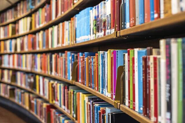 9006298_web1_Book-Shelves