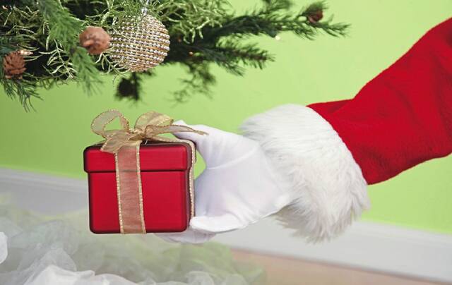 9006443_web1_Santa-Giving