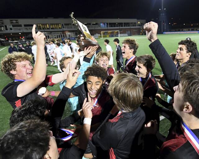 Fox Chapel tops Seneca Valley in penalty kick shootout to win WPIAL 4A crown