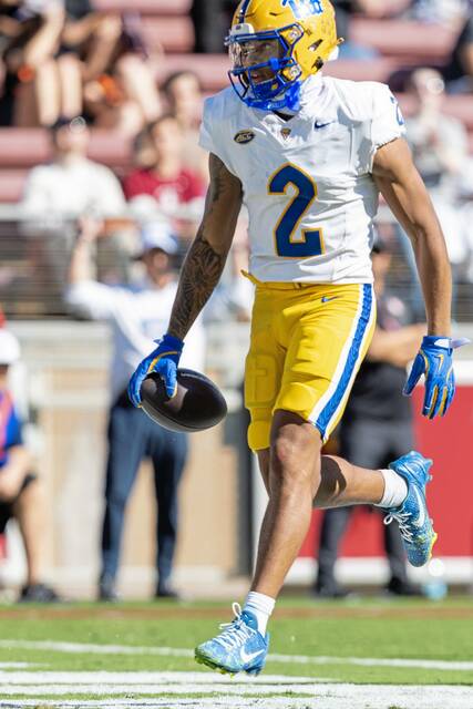 9009063_web1_2025-11-01T202623Z_1577669043_MT1USATODAY27475784_RTRMADP_3_NCAA-FOOTBALL-PITTSBURGH-AT-STANFORD