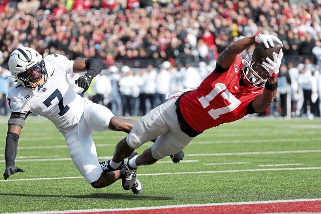 9009300_web1_2025-11-01T204411Z_1642375870_27474061_RTRMADP_3_FOOTBALL-NCAA