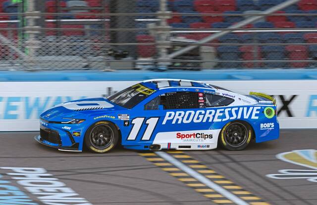 9009456_web1_gtr-Hamlin-110225