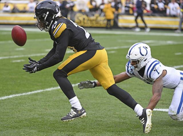 9010870_web1_ptr-SteelersColts07-110325