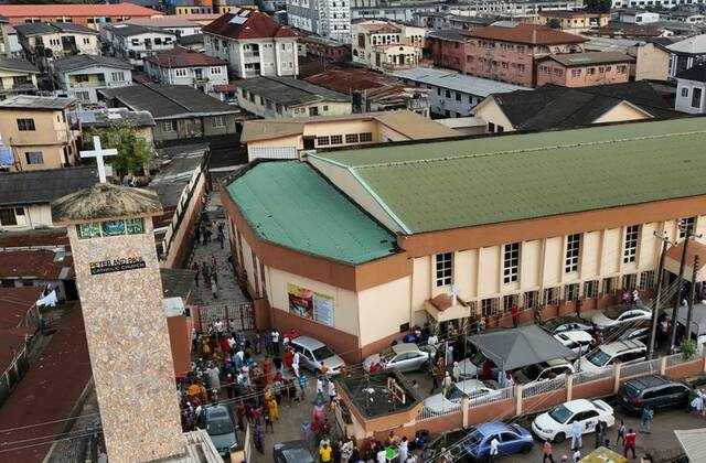 9010938_web1_2025-11-02T115318Z_1_LYNXMPELA1063_RTROPTP_3_USA-TRUMP-NIGERIA