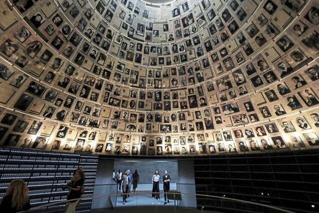 9012632_web1_2025-11-03T141410Z_1_LYNXMPELA20NR_RTROPTP_4_ISRAEL-HOLOCAUST-AI