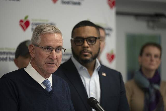 9012956_web1_PTR-FoodbankDavis104-110525