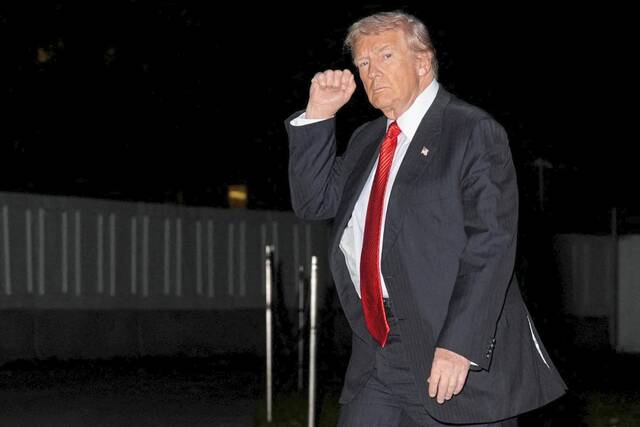 9013330_web1_2025-11-03T005135Z_1685642471_RC2OOHAFGEQ0_RTRMADP_3_USA-TRUMP