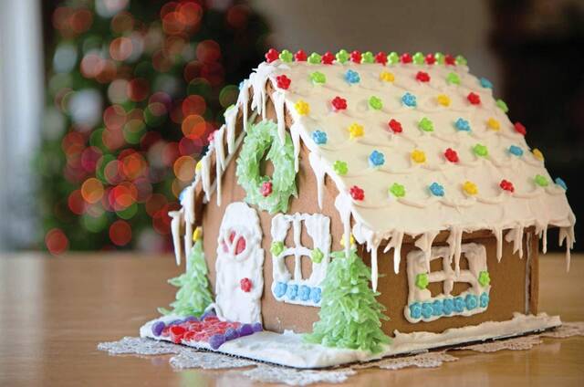 9013567_web1_Gingerbread-house