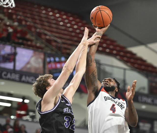 9013576_web1_ptr-DuqNiagara03-110425