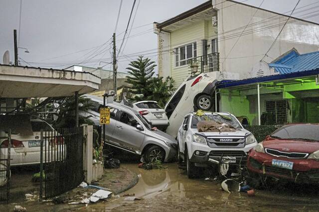 9015845_web1_2025-11-04T130309Z_2049932079_RC2NPHAZUPWC_RTRMADP_3_ASIA-WEATHER-PHILIPPINES