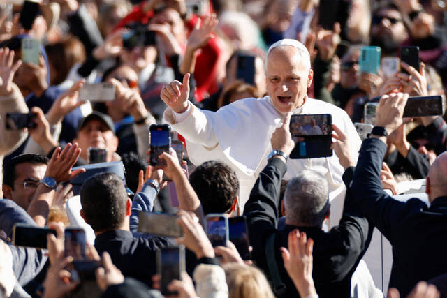 9015875_web1_2025-11-05t101528z_1330585725_rc28qha6v5ty_rtrmadp_3_pope-audience
