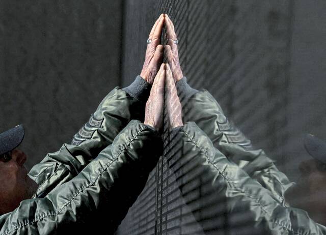 9015884_web1_2025-11-11t204923z_159985717_rc2iuhaqn31c_rtrmadp_3_usa-veteransday