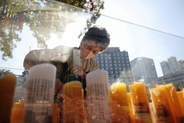 9015884_web1_2025-11-12T081049Z_969682128_RC2SUHAA3HDF_RTRMADP_3_SOUTHKOREA-EXAM