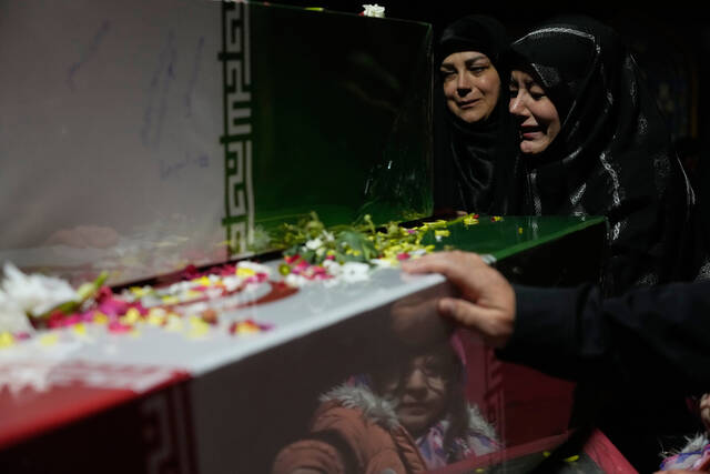 9015897_web1_ap25327679210760