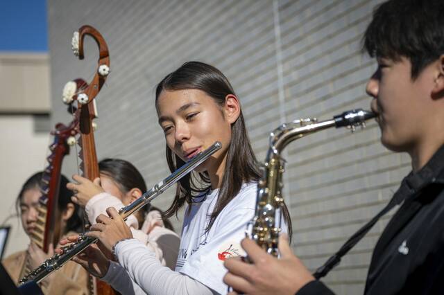 9016167_web1_vnd-playforthevote-1105252