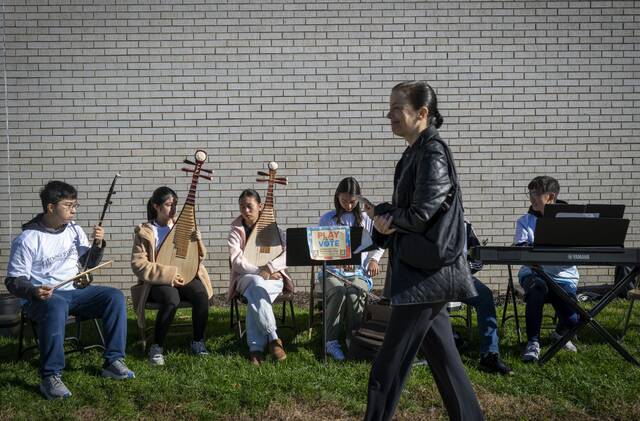 9016167_web1_vnd-playforthevote-1105254