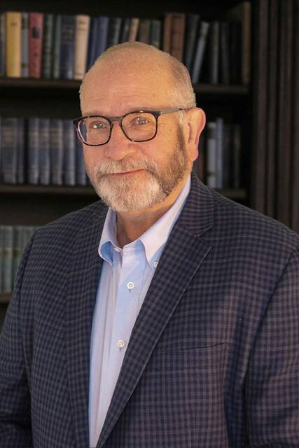 9017305_web1_pal-OakmontElex-102325--7-