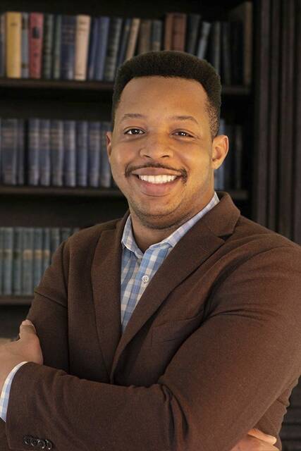 9017305_web1_pal-OakmontElex-102325-4-