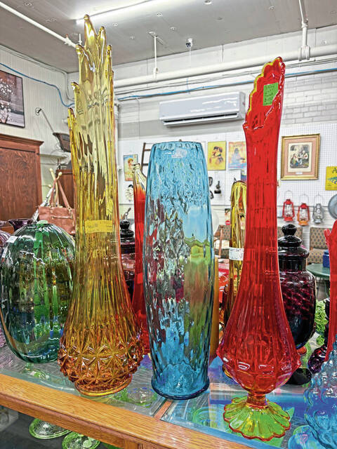 9017719_web1_gtr-SwungVasesYR2-113025