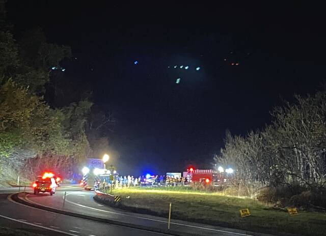 9018815_web1_gtr-vehiclecrash-110525