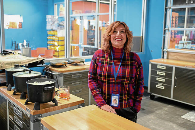 9019484_web1_gtr-CoolClassroom_Leechburg007-110925